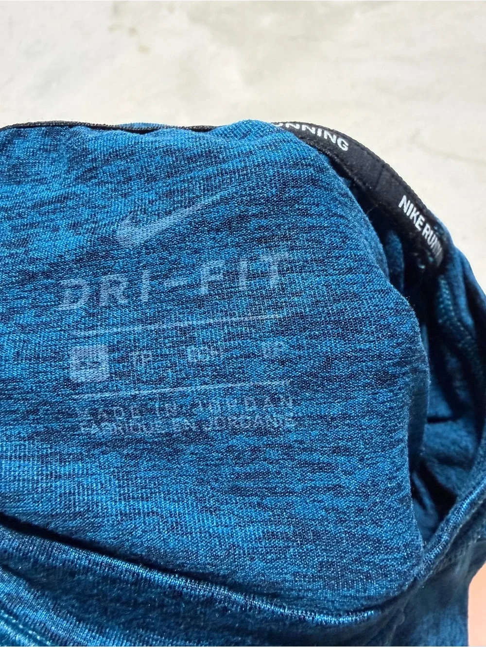 Nike running Long-Sleeve Performance Shirt blue XS